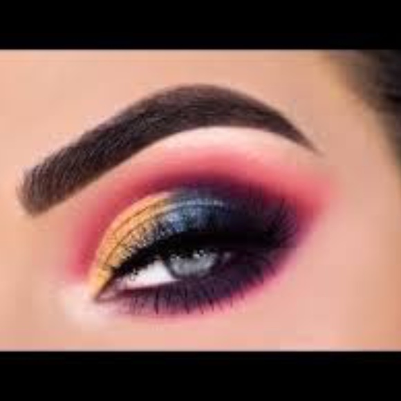 😍 NWT 35H Hot Spot by Morphe Palette!😍 - Picture 11 of 13